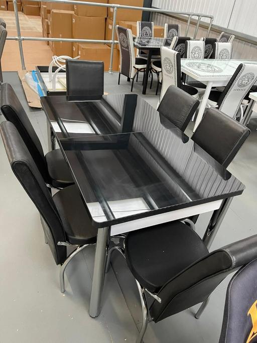 Buy & Sell Brent East Lane Business Park - Brent - Photos for Black Extending Dining Table and Chairs