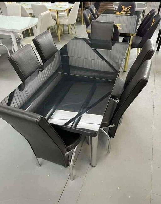 Buy & Sell Brent East Lane Business Park - Brent - Photos for Extendable Turkish Dining table With Chairs