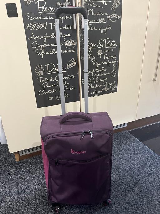 Buy & Sell Leicestershire Leicester - Photos for Used: It hand luggage cabinet 4 wheels