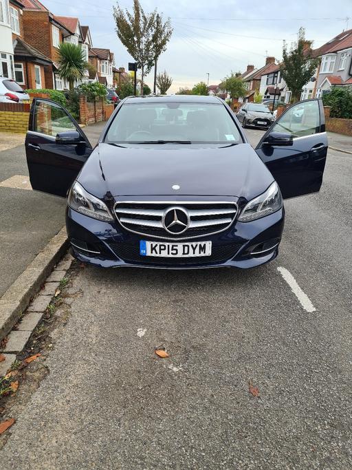 Vehicles West London Hounslow - Photos for Mercedes-Benz E-Class220 Saloon