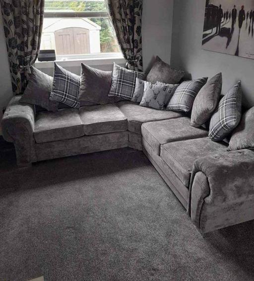 Buy & Sell Brent East Lane Business Park - Brent - Photos for Verona corner sofa available in stock