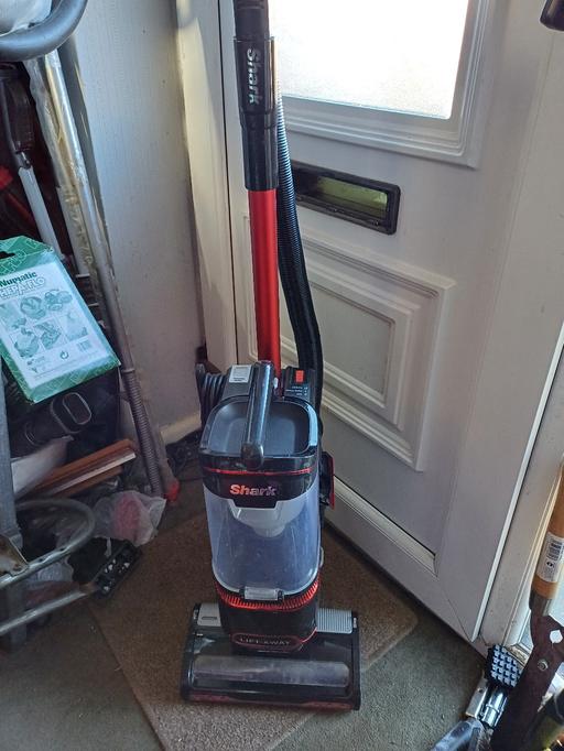 Buy & Sell Blackburn with Darwen Lancashire - Photos for SHARK NV602UKT LIFT AWAY VACUUM CLEANER £60