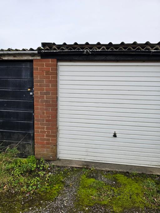 Residential Property West Midlands Dudley - Photos for Garage for Rent