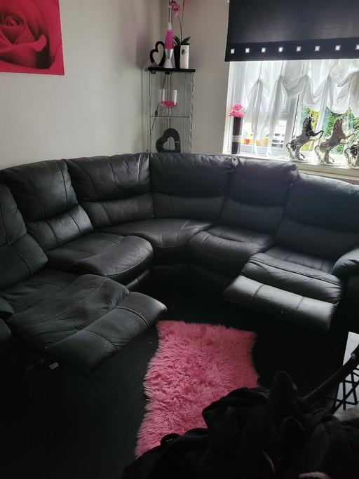 Buy & Sell South West London South Wimbledon - South West London - Photos for Black 6 seater sofa unit, 2 end recliner chai