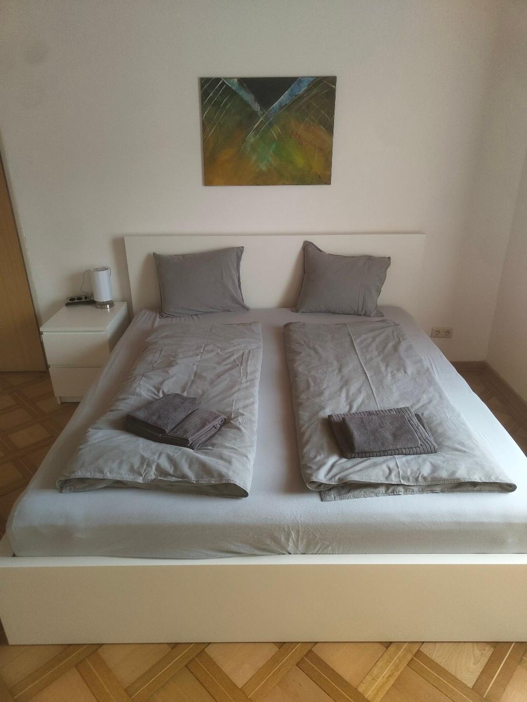 Malm popular Bett 1,80* 2m (Bett+Matratze+Lattenrost)