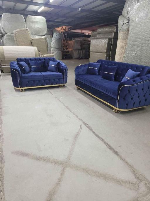 Buy & Sell Brent East Lane Business Park - Brent - Photos for 3 +2 Madrid Sofas in Plush Velvet