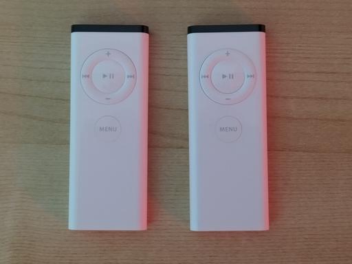 Buy & Sell North London Canonbury - North London - Photos for 2 APPLE MAC REMOTES