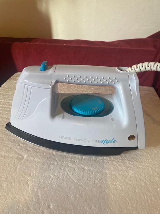 Buy & Sell West London - Photos for Hinari steam dry life style iron.. set of 1 .