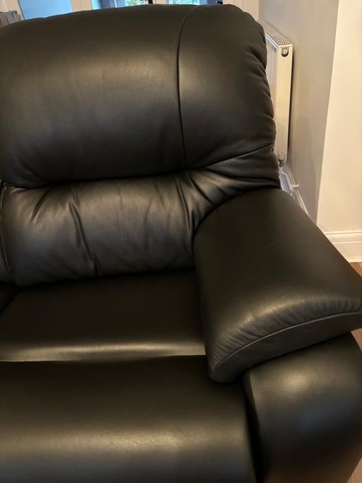 Buy & Sell South East London Well Hall - South East London - Photos for REDUCED: Black G-Plan 2-seater Leather Sofa