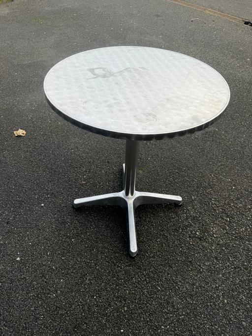 Buy & Sell West Midlands Sandwell - Photos for Circle table