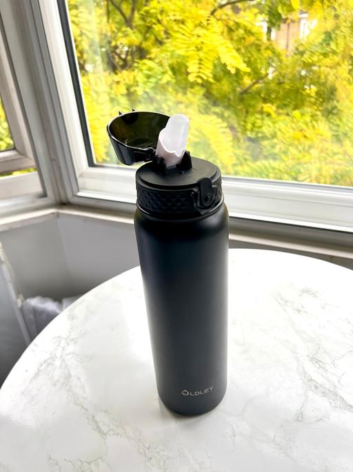 Buy & Sell South West London Wandsworth - Photos for 1L Oldley Black Stainless Steel Straw Bottle