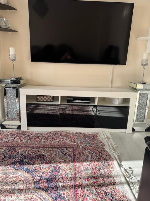 Buy & Sell West London Hounslow - Photos for Tv stand/table