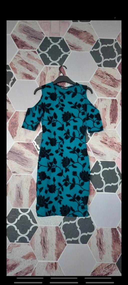 Buy & Sell Swansea - Wales Portmead - Swansea - Photos for Cut out shoulder rose print short sleeve dres