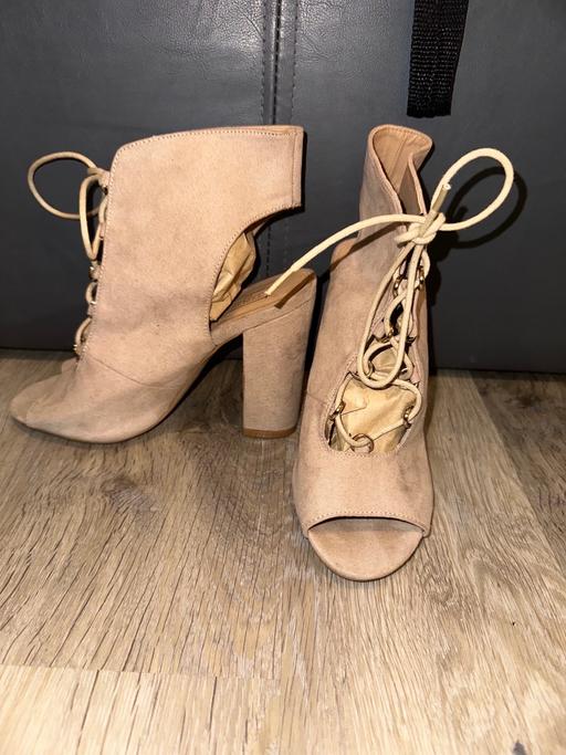 Buy & Sell North West London Kensal Green - NW6 - Photos for Beige ankle boots