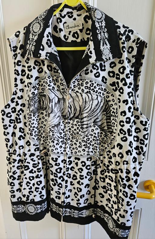 Buy & Sell Lancashire Preston - Photos for Zip Top Shirt (b&w) Animal Print