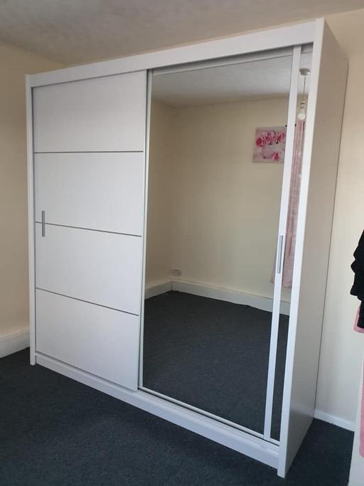 Buy & Sell Brent East Lane Business Park - Brent - Photos for Half Mirror Lyon Wardrobe