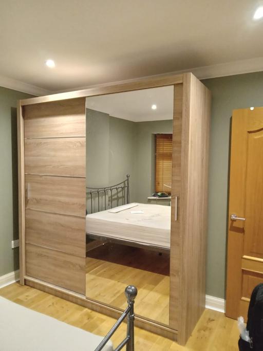 Buy & Sell Brent East Lane Business Park - Brent - Photos for Half Mirror Lyon Wardrobe