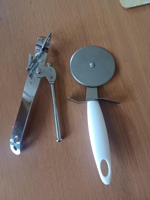 Buy & Sell Derbyshire North East Derbyshire - Photos for pizza cutter can/ bottle opener