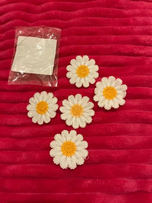 Buy & Sell Newport - Wales Newport - NP19 - Photos for NEW 5 x CROCHET FLOWERS.