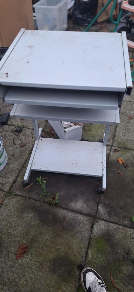 Buy & Sell West Midlands Birmingham - Photos for METAL COMPUTER TABLE