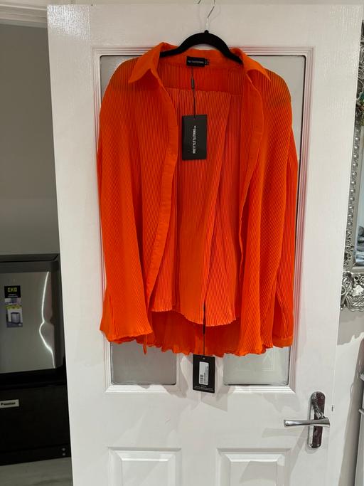 Buy & Sell West London Hillingdon - Photos for Orange oversized co-ord set