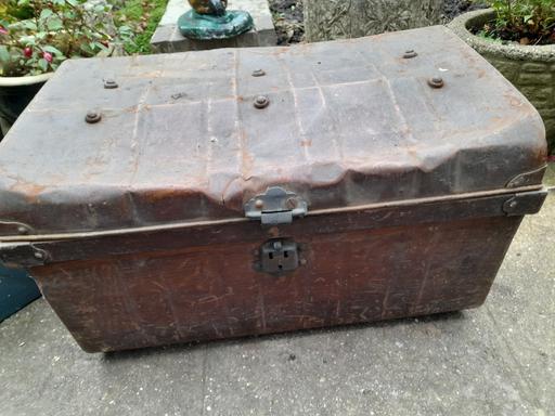 Buy & Sell West Midlands Dudley - Photos for OLD CHEST WITH TOOLS