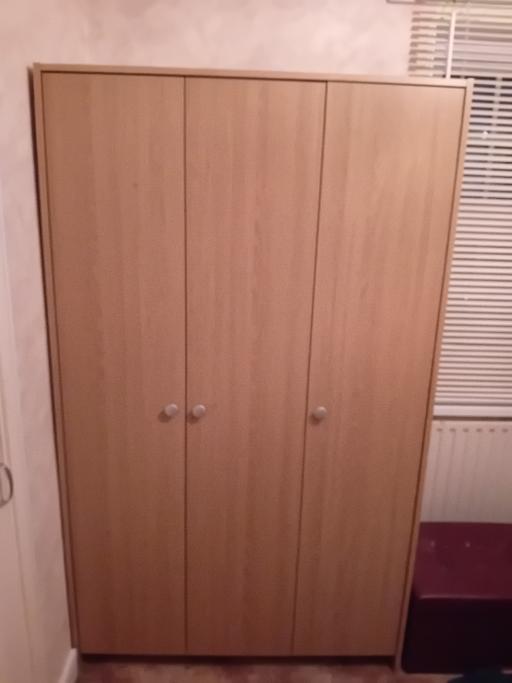 Buy & Sell Kent Canterbury - Photos for TEAK EFFECT 3 DOORED WARDROBE, Birchington