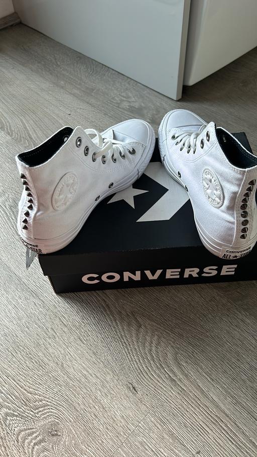 Buy & Sell North London Enfield - Photos for Converse white studded women’s trainers