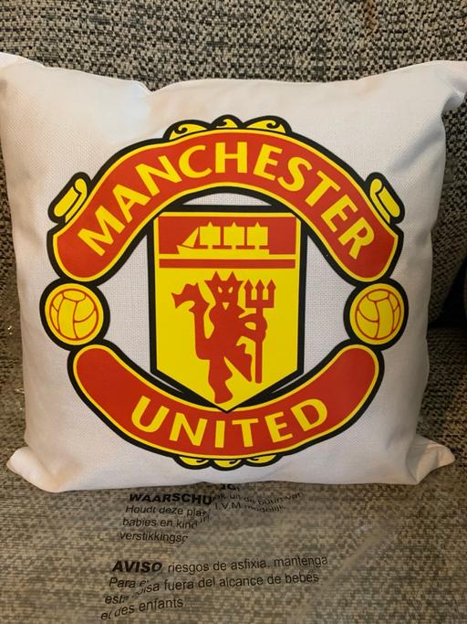 Buy & Sell West Midlands Dudley - Photos for Great Christmas Brand new man united cushion