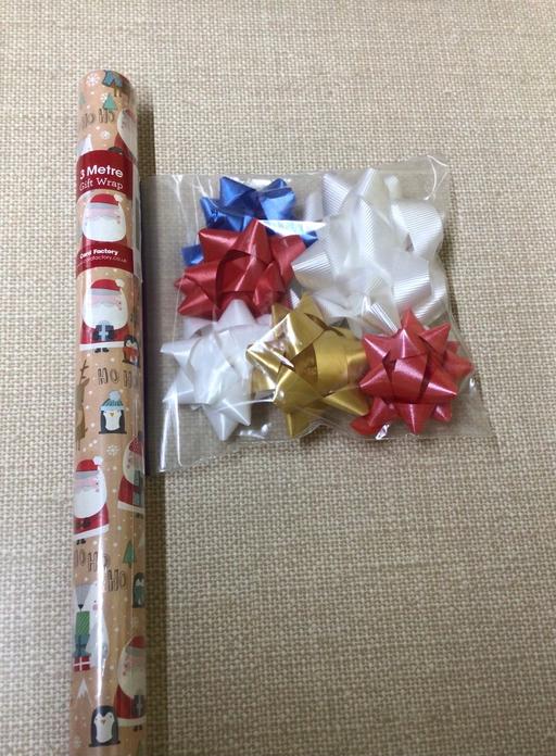 Classes Glasgow Milngavie - Glasgow - Photos for Christmas Gift Wrap 3m Paper Roll & Bows