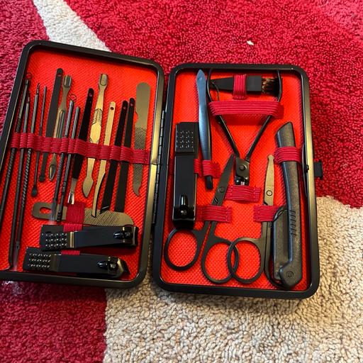 Buy & Sell West Yorkshire Kirklees - Photos for 24 piece red and black manicure set NEW