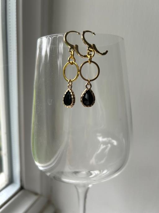 Buy & Sell Hertfordshire Dacorum - Photos for Black crystal beaded dangle earrings