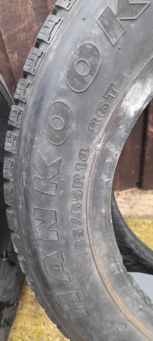 Vehicles North West London Harrow - Photos for 185/60 14 Winter tyre in exelent condition