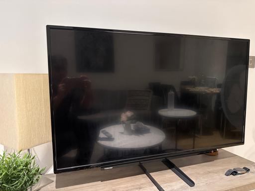 Buy & Sell Hertfordshire Dacorum - Photos for For sale:43-inch Toshiba TV in good condition