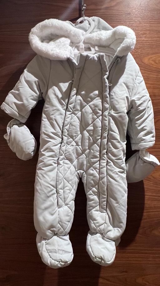 Buy & Sell West London East Acton - West London - Photos for Baby snowsuit grey 3-6mos