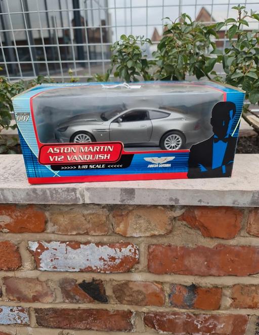 Buy & Sell Leicestershire Leicester - Photos for Aston Martin Silver V12 Vanquish Model Car 20