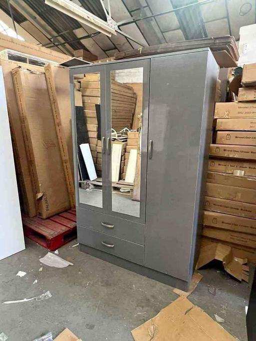 Buy & Sell Brent East Lane Business Park - Brent - Photos for 3 door wardrobe fully assembled wardrobe