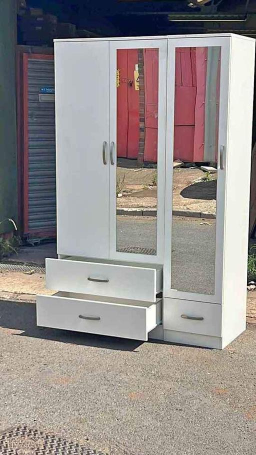 Buy & Sell Brent East Lane Business Park - Brent - Photos for 3 door wardrobe fully assembled wardrobe