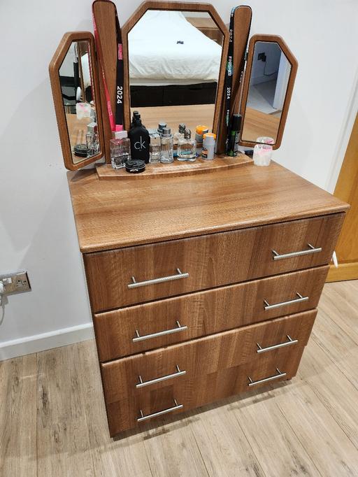 Buy & Sell Essex Brentwood - Photos for Wooden chest of drawers with mirrors