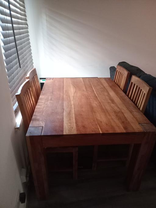 Buy & Sell Surrey Tandridge - Photos for Soild wood dining table and x4 chairs