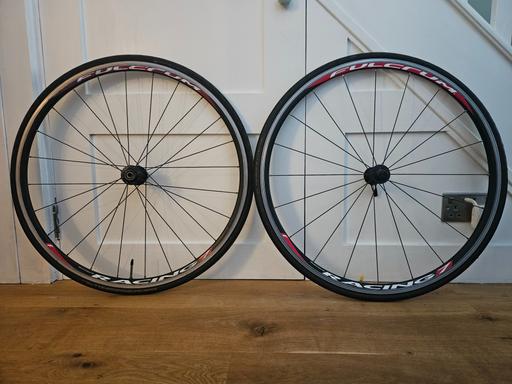 Buy & Sell South West London Merton Park - South West London - Photos for Fulcrum Racing 7 Hubs with Gator Hardshell