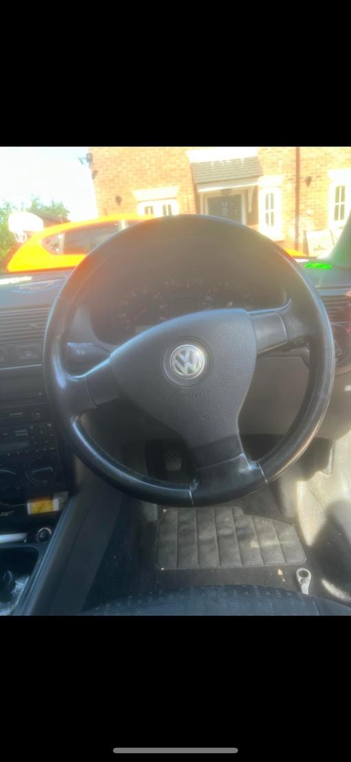 Vehicles Worcestershire Wychavon - Photos for MK5 Golf Steering Wheel with airbag