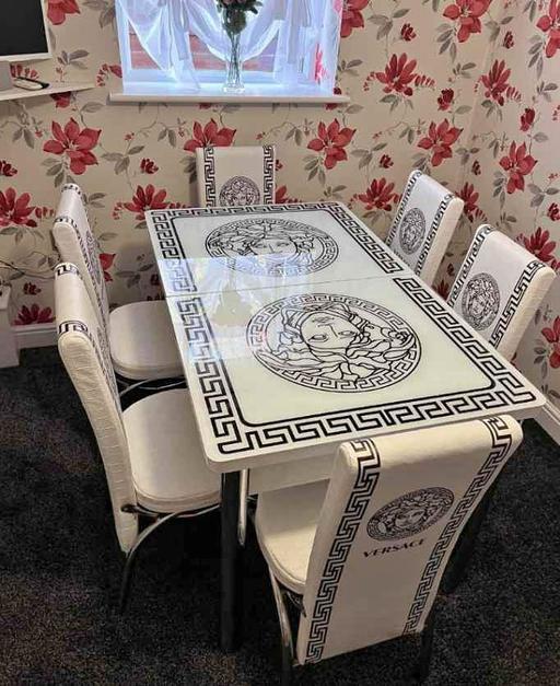 Buy & Sell Brent East Lane Business Park - Brent - Photos for Versace Dining Table with Chairs