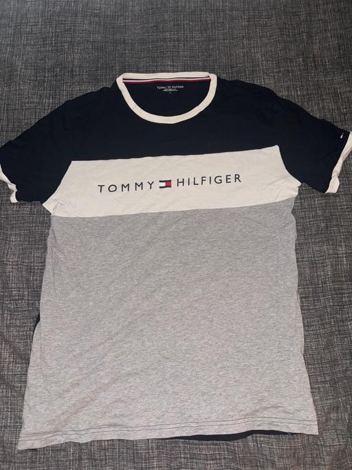 Buy & Sell West Midlands Birmingham - Photos for Tommy Hilfiger t shirt