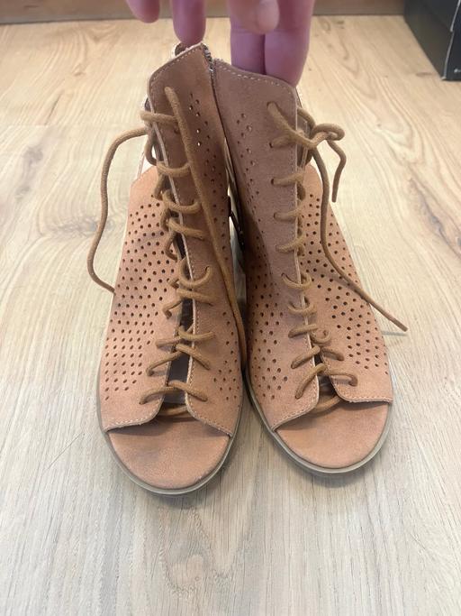 Buy & Sell West Midlands Birmingham - Photos for Ladies Size 6 Tan Heels