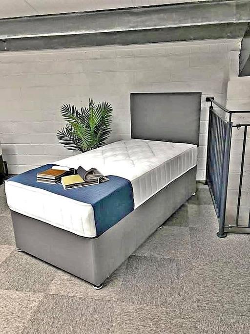 Buy & Sell Brent East Lane Business Park - Brent - Photos for New Stylish Bed Available