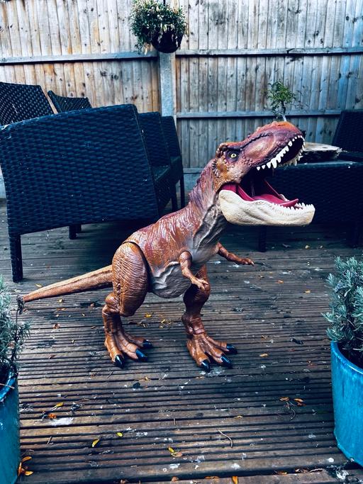 Buy & Sell East London Havering - Photos for Jurassic World Giant dinosaurs