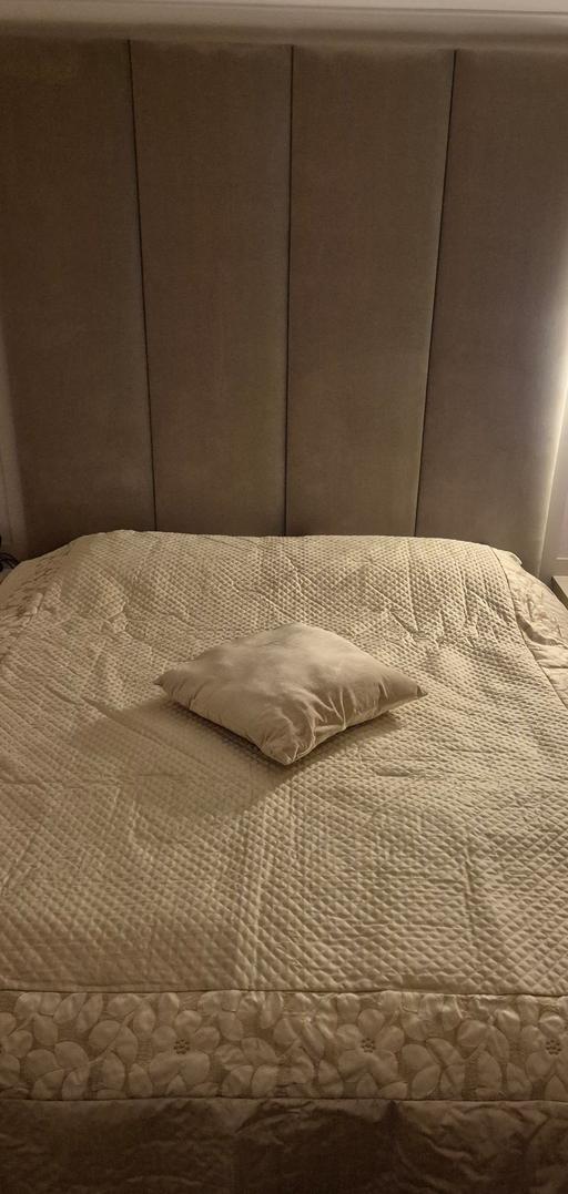 Buy & Sell Hertfordshire Watford - Photos for Beige Bed Cover , Excellent Condition