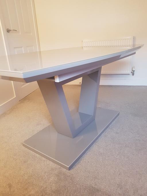 Buy & Sell Cornwall Saint Stephen - Cornwall - Photos for Glass Extending Dining Table