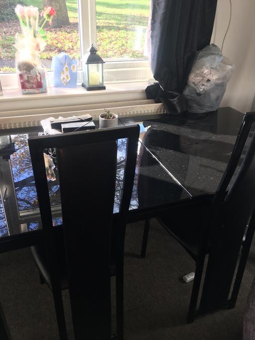 Buy & Sell West Midlands Birmingham - Photos for Black glass table with 6 chairs £80